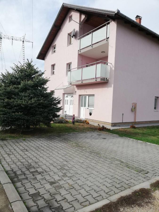 Slavuj Leilighet Novi Sad Eksteriør bilde