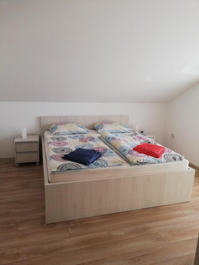Slavuj Leilighet Novi Sad Eksteriør bilde